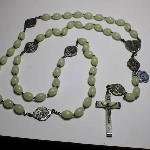 1950s Italian  Long Rosary Crucifix - Picture 5 of 12